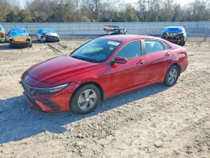 Hyundai Elantra SE 2.0L 4 2024