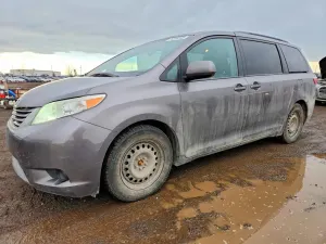 Toyota Sienna LE 3.5L 6 2016