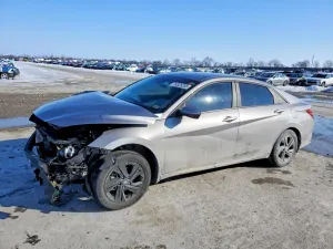 Hyundai Elantra SEL 2.0L 4 2023