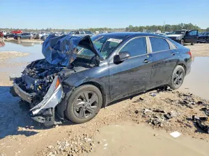 Hyundai Elantra SEL 2.0L 4 2023