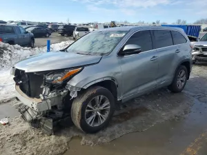 Toyota Highlander LE 3.5L 6 2015