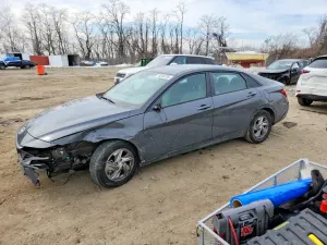 Hyundai Elantra SE 2.0L 4 2025