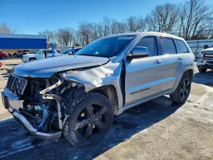 Jeep Grand Cherokee LAREDO 3.6L 6 2015