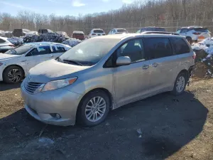 Toyota Sienna XLE 3.5L 6 2016