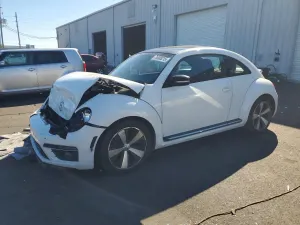 Volkswagen Beetle TURBO 2.0L 4 2013