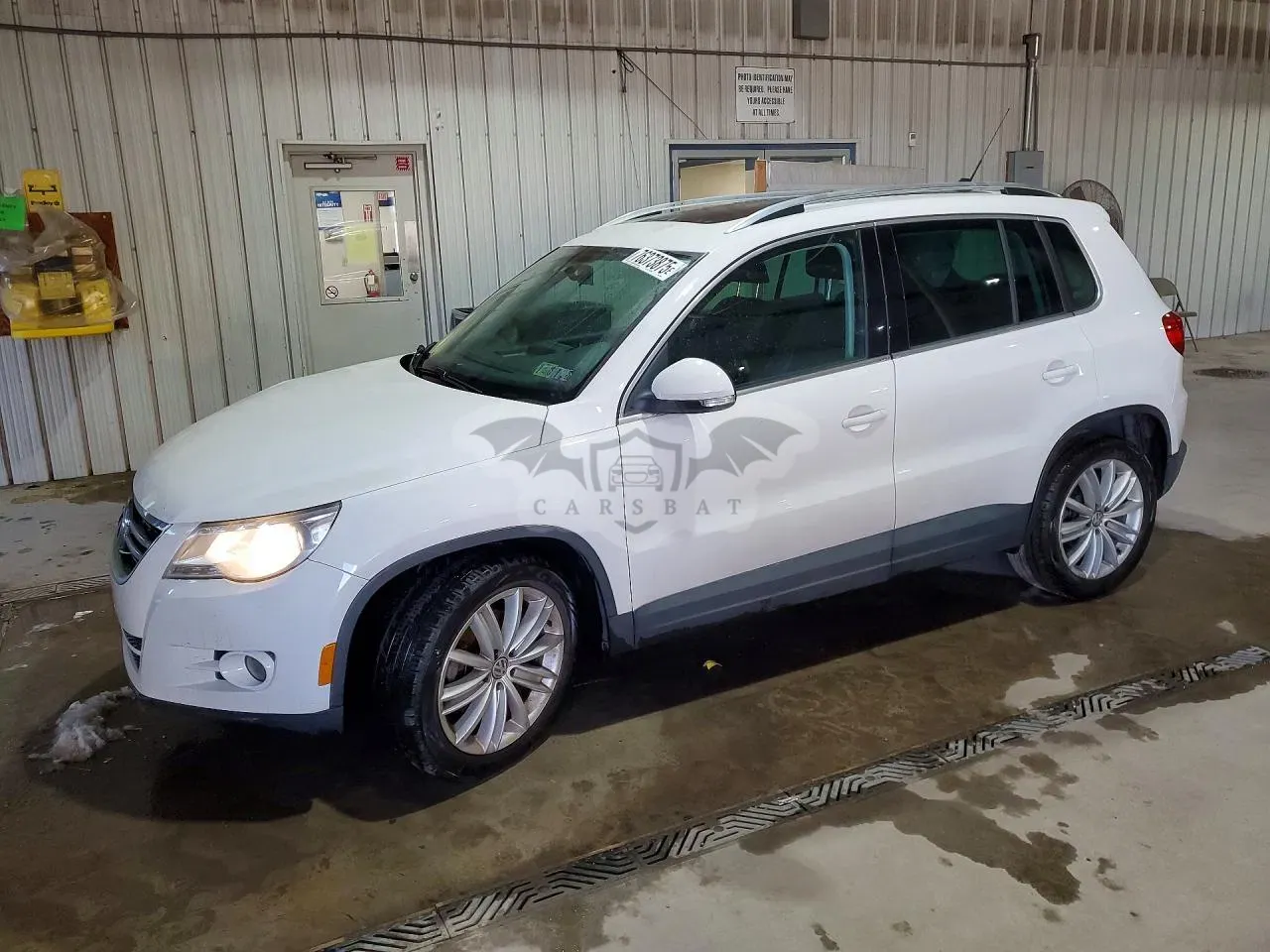 Volkswagen Tiguan S 2.0L 4 2011