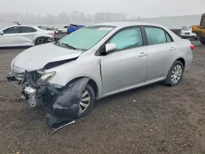 Toyota Corolla BASE 1.8L 4 2013