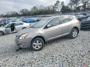 Nissan Rogue S 2.5L 4 2013