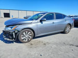Nissan Altima S 2.5L 4 2020