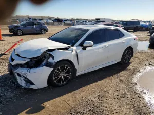 Toyota Camry L 2.5L 4 2018