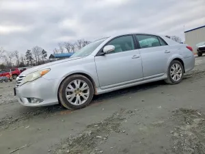 Toyota Avalon BASE 3.5L 6 2011