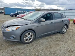 Ford Focus SE 2.0L 4 2013