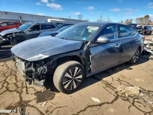 Nissan Altima SL 2.5L 4 2020
