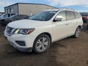 Nissan Pathfinder S 3.5L 6 2019