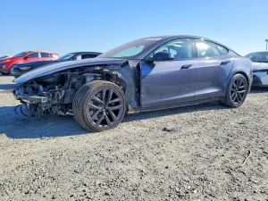 Tesla Model S 2021