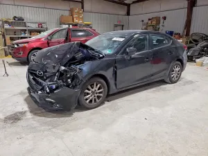 Mazda 3 GRAND TOURING 2.0L 4 2014
