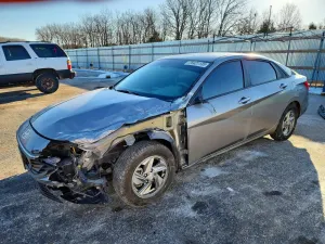 Hyundai Elantra SE 2.0L 4 2024