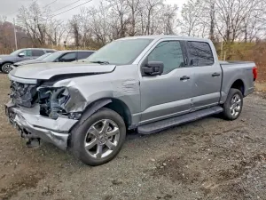 Ford F-150 LIGHTNING XLT 2024