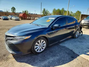 Toyota Camry LE 2.5L 4 2020