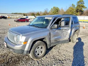 Jeep Patriot SPORT 2.4L 4 2016