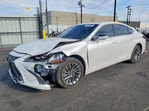 Lexus ES 300H BASE 2.5L 4 2025