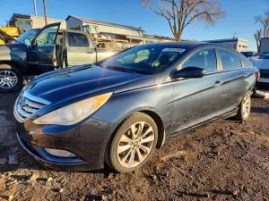 Hyundai Sonata SE 2.0L 4 2013