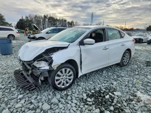 Nissan Sentra S 1.8L 4 2015