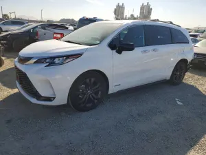 Toyota Sienna XSE 2.5L 4 2021