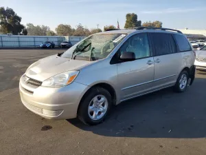 Toyota Sienna CE 3.3L 6 2004