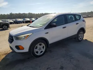 Ford Escape S 2.5L 4 2017