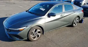 Hyundai Elantra SEL 2.0L 4 2025