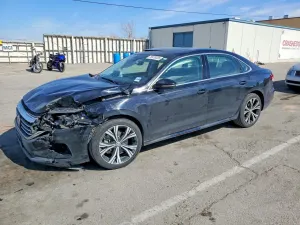 Volkswagen Passat SE 2.0L 4 2021
