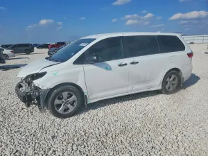 Toyota Sienna 3.5L 6 2019