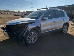 Volkswagen Tiguan S 2.0L 4 2014