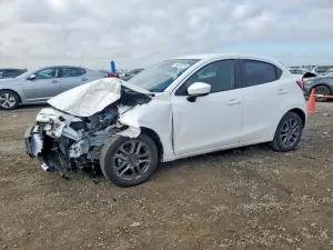 Toyota Yaris LE 1.5L 4 2020