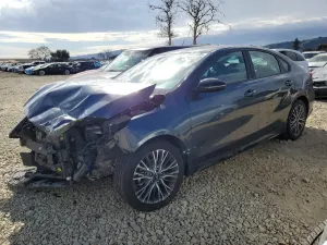 Kia Cerato / Forte / K3 GT LINE 2 L 4 2024
