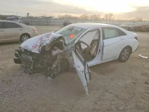 Hyundai Elantra 2.0L 4 2024