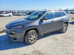 Jeep Cherokee LATITUDE 2.4L 4 2016