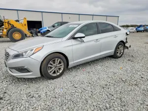 Hyundai Sonata SE 2.4L 4 2015