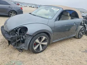 Volkswagen Beetle TURBO 2.0L 4 2013