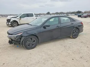 Hyundai Elantra SEL 2.0L 4 2023
