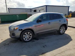 Mitsubishi Outlander ES 2.0L 4 2015
