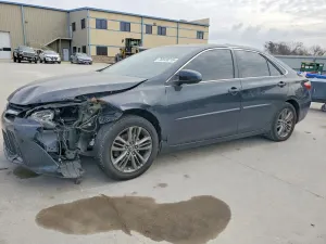 Toyota Camry LE 2.5L 4 2015