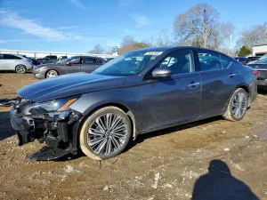 Nissan Altima SL 2.5L 4 2025