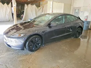 Tesla Model 3 2025