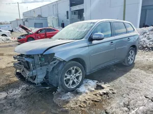 Mitsubishi Outlander SE 2.4L 4 2014