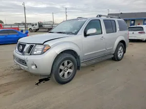 Nissan Pathfinder S 4.0L 6 2011