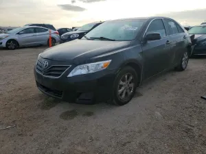 Toyota Camry BASE 2.5L 4 2011
