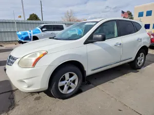 Nissan Rogue S 2.5L 4 2012