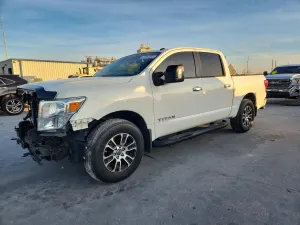 Nissan Titan 5.6L 8 2021